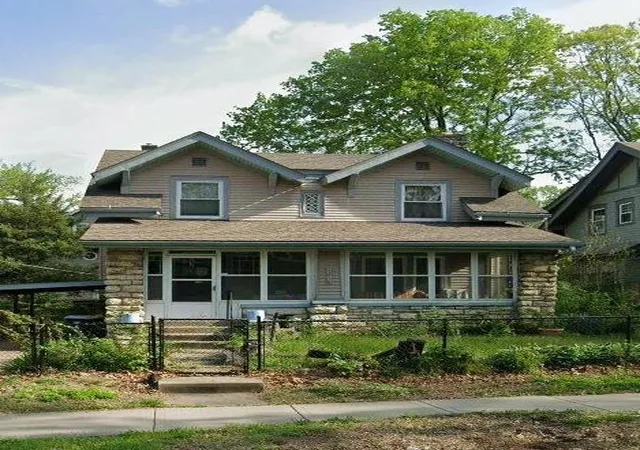 Photo 1 of Sale Pending at 1218 W 38th Street, Kansas City, MO 64111 | MLS# 2648838 | Listing updated on 2026-10-30