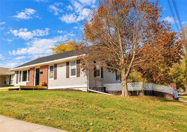 Single family home for sale at 721 E Thompson St, Maryville, MO 64468 | MLS# 2648841