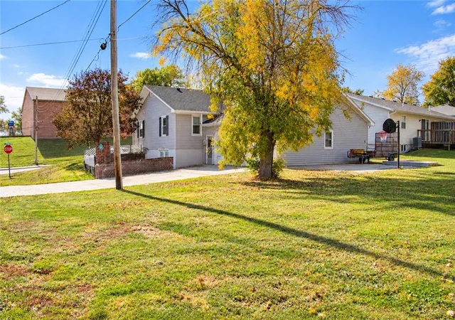 Photo 4 of Single family home for sale at 721 E Thompson St, Maryville, MO 64468 | MLS# 2648841 | Listing updated on 2026-10-27