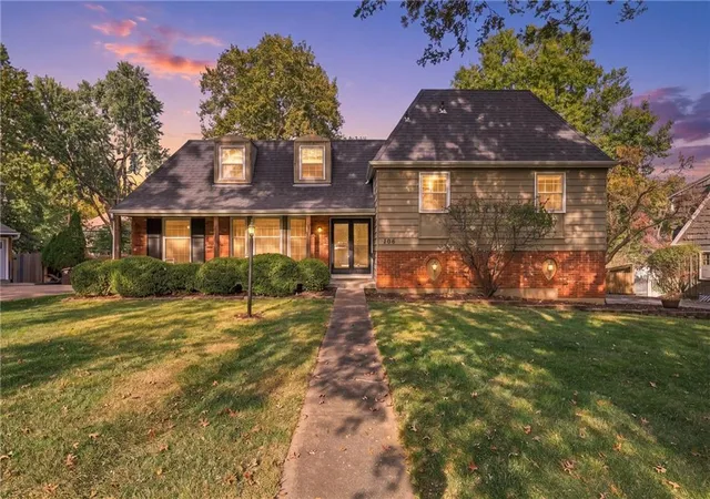 Photo 2 of Single family home for sale at 106 E 117th Terrace, Kansas City, MO 64114 | MLS# 2648847 | Listing updated on 2026-10-29