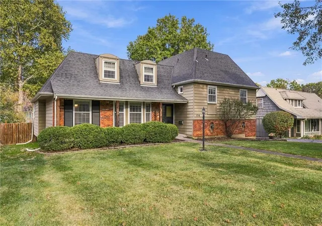 Single family home for sale at 106 E 117th Terrace, Kansas City, MO 64114 | MLS# 2648847