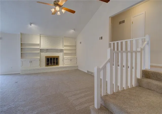 Photo 2 of Townhouse for sale at 19 E Woodbridge Ln, Kansas City, MO 64145 | MLS# 2648867 | Listing updated on 2026-10-28