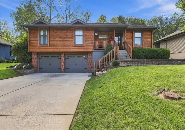 Photo 1 of Single family home for sale at 1212 Sw Eastman St, Blue Springs, MO 64015 | MLS# 2648870 | Listing updated on 2026-10-28