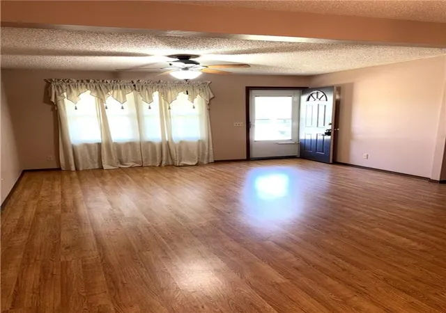 Photo 3 of Single family home for sale at 1633 N 9th Street, Independence, KS 67301 | MLS# 2648874 | Listing updated on 2026-10-27