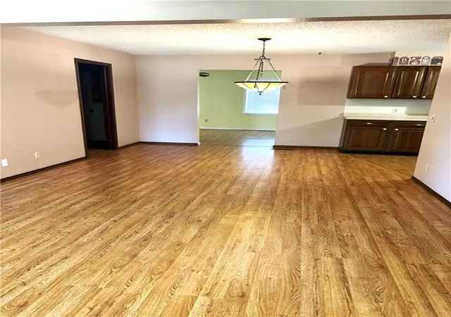 Photo 4 of Single family home for sale at 1633 N 9th Street, Independence, KS 67301 | MLS# 2648874 | Listing updated on 2026-10-27