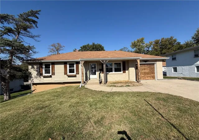 Single family home for sale at 3104 NE 66th Terrace, Kansas City, MO 64119 | MLS# 2648881
