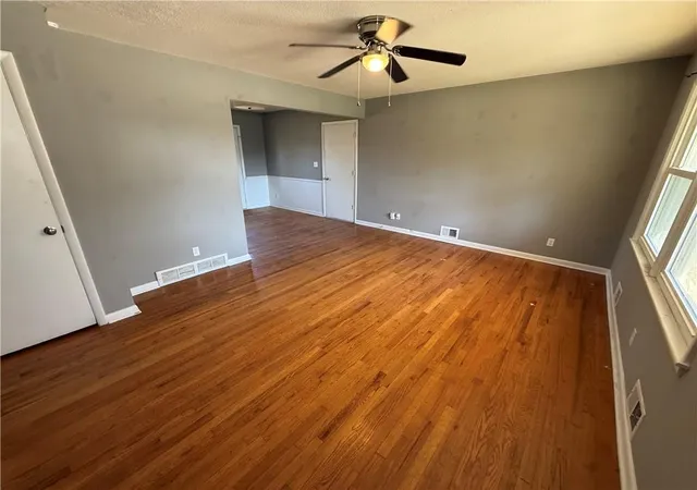 Photo 2 of Single family home for sale at 3104 NE 66th Terrace, Kansas City, MO 64119 | MLS# 2648881 | Listing updated on 2026-10-27