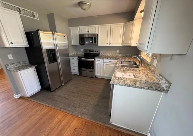Photo 4 of Single family home for sale at 3104 NE 66th Terrace, Kansas City, MO 64119 | MLS# 2648881 | Listing updated on 2026-10-27