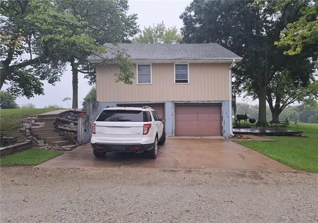 Photo 3 of Single family home for sale at 1680 SE Fagin Ln, Lathrop, MO 64465 | MLS# 2648906 | Listing updated on 2026-10-27