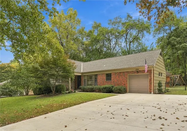 Photo 2 of Single family home for sale at 8314 Sagamore Rd, Leawood, KS 66206 | MLS# 2648912 | Listing updated on 2026-10-29