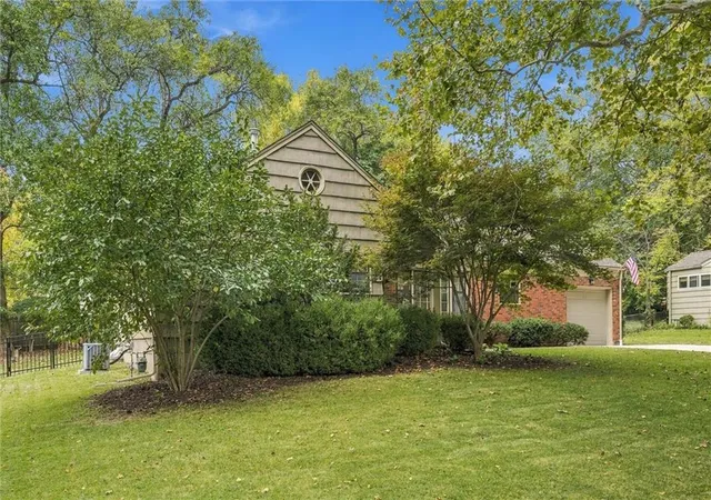 Photo 3 of Single family home for sale at 8314 Sagamore Rd, Leawood, KS 66206 | MLS# 2648912 | Listing updated on 2026-10-29