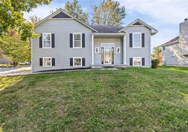 Single family home for sale at 911 Mcintosh Cir, Belton, MO 64012 | MLS# 2648914