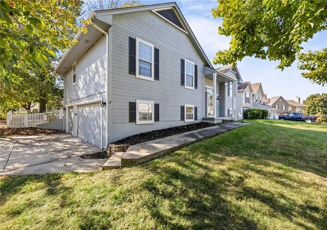 Photo 1 of Single family home for sale at 911 Mcintosh Cir, Belton, MO 64012 | MLS# 2648914 | Listing updated on 2026-10-29