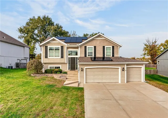 Photo 1 of Single family home for sale at 3622 NE 85th Street, Kansas City, MO 64156 | MLS# 2648916 | Listing updated on 2026-10-31