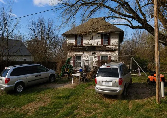 Photo 3 of Sale Pending at 207 N High St, Grant City, MO 64456 | MLS# 2648921 | Listing updated on 2026-10-26