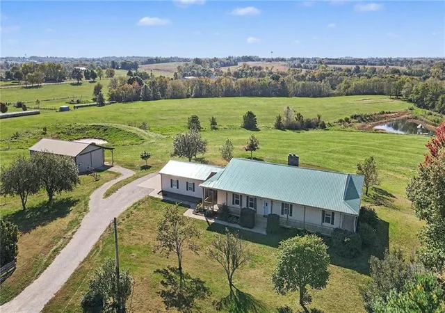 Photo 1 of Single family home for sale at 828 Nw Helberg Rd, Gower, MO 64454 | MLS# 2648924 | Listing updated on 2026-10-30