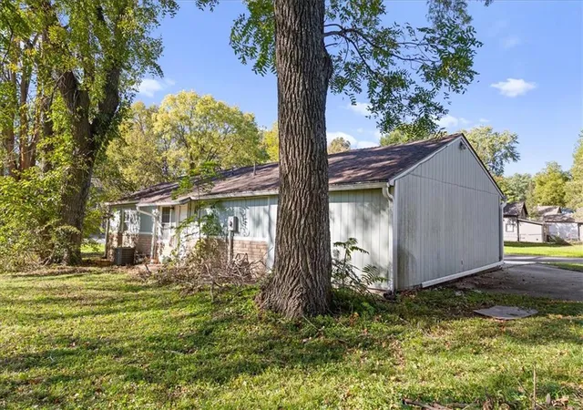 Photo 1 of Single family home for sale at 700 E Fair St, Independence, MO 64055 | MLS# 2648928 | Listing updated on 2026-10-27