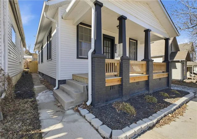 Photo 2 of Single family home for sale at 1214 S 22nd Street, Saint Joseph, MO 64507 | MLS# 2648930 | Listing updated on 2026-10-27