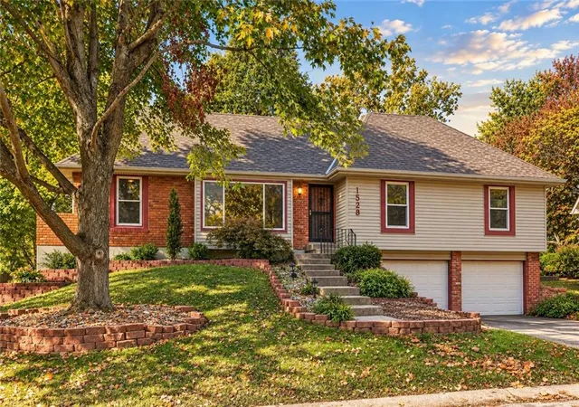 Single family home for sale at 1528 NE 99th Street, Kansas City, MO 64155 | MLS# 2648942