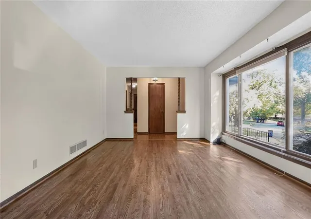 Photo 3 of Single family home for sale at 1528 NE 99th Street, Kansas City, MO 64155 | MLS# 2648942 | Listing updated on 2026-10-29