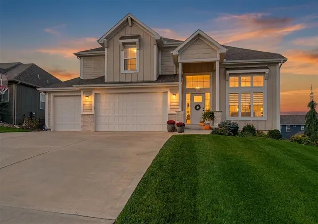 Single family home for sale at 2160 Hay Market Ct, Liberty, MO 64068 | MLS# 2648949