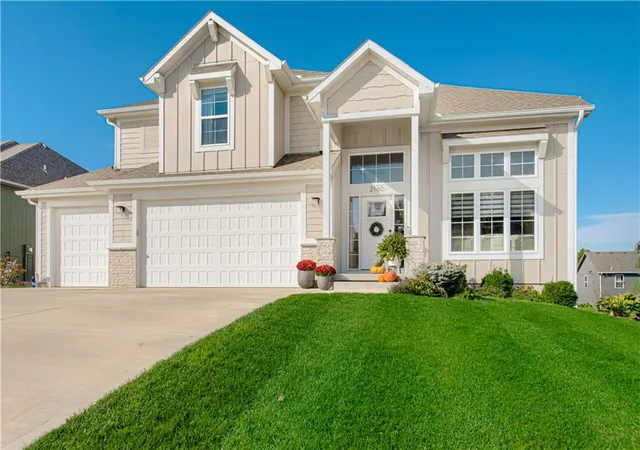 Photo 2 of Single family home for sale at 2160 Hay Market Ct, Liberty, MO 64068 | MLS# 2648949 | Listing updated on 2026-10-29