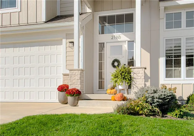 Photo 3 of Single family home for sale at 2160 Hay Market Ct, Liberty, MO 64068 | MLS# 2648949 | Listing updated on 2026-10-29