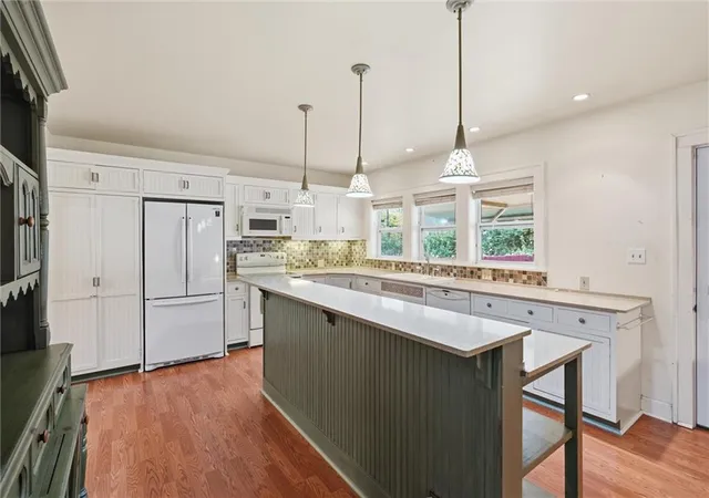 Photo 4 of Single family home for sale at 8816 Sleepy Holw Rd, Kansas City, MO 64114 | MLS# 2648952 | Listing updated on 2026-10-30
