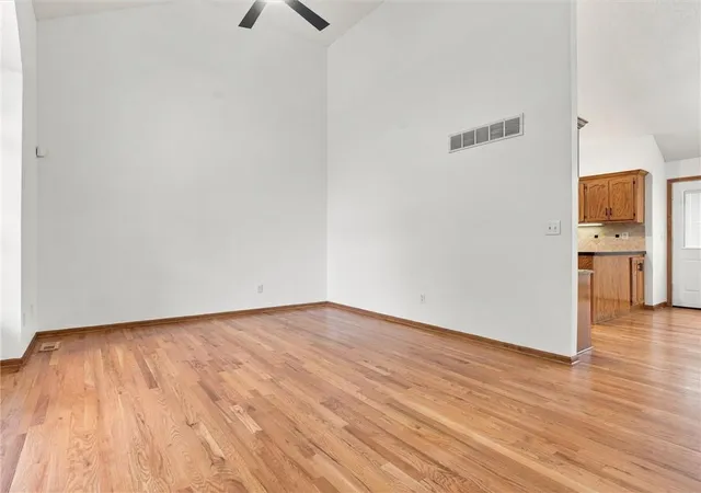 Photo 4 of Single family home for sale at 5300 N Jefferson St, Kansas City, MO 64118 | MLS# 2648966 | Listing updated on 2026-10-30