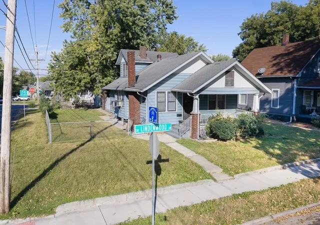 Photo 1 of Sale Pending at 735 Sw Lindenwood Ave, Topeka, KS 66606 | MLS# 2648970 | Listing updated on 2026-10-29