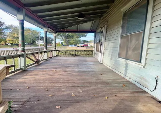 Photo 2 of Single family home for sale at 905 Union St, Oskaloosa, KS 66066 | MLS# 2648974 | Listing updated on 2026-10-29