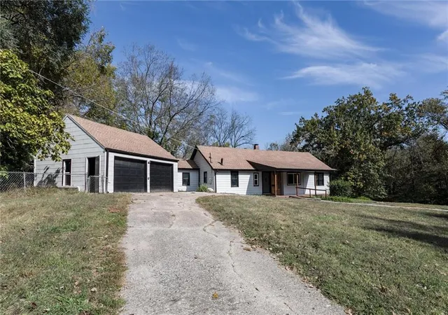 Single family home for sale at 8144 Wabash Ave, Kansas City, MO 64132 | MLS# 2648975
