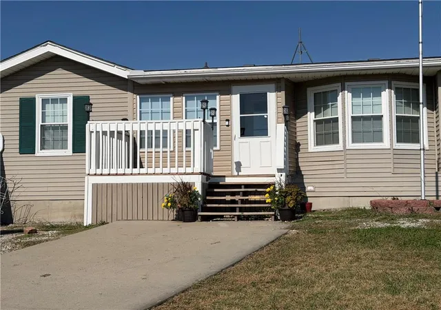 Photo 2 of Single family home for sale at 16150 Eisenhower Rd, Leavenworth, KS 66048 | MLS# 2648977 | Listing updated on 2026-10-27