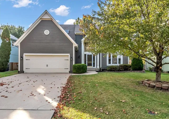 Photo 1 of Single family home for sale at 15700 S Apache St, Olathe, KS 66062 | MLS# 2648992 | Listing updated on 2026-10-29