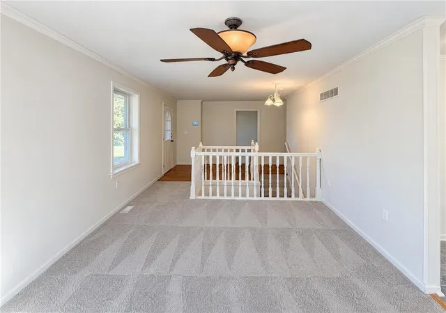 Photo 3 of Single family home for sale at 4 Sunset Dr, Lexington, MO 64067 | MLS# 2648993 | Listing updated on 2026-10-27