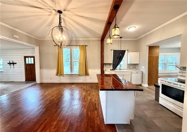 Photo 3 of Single family home for sale at 401 W 11th Street, Maryville, MO 64468 | MLS# 2648999 | Listing updated on 2026-10-28