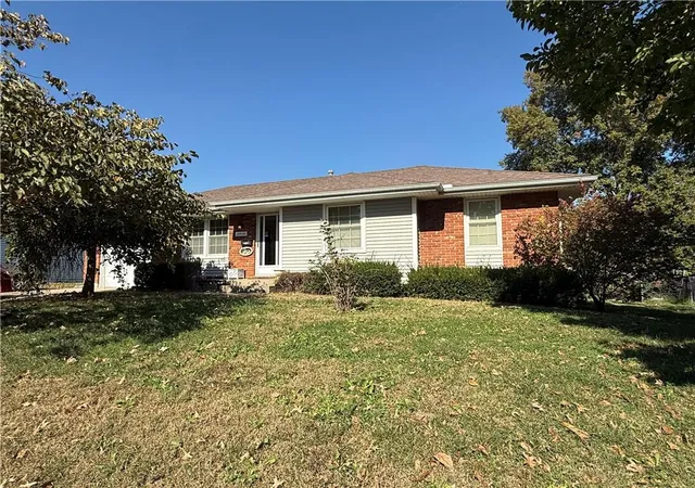 Single family home for sale at 15400 37th Terrace S, Independence, MO 64055 | MLS# 2649003