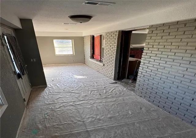 Photo 2 of Single family home for sale at 4924 Agnes Ave, Kansas City, MO 64130 | MLS# 2649006 | Listing updated on 2026-10-28
