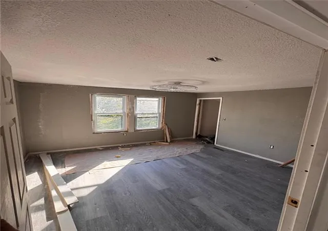 Photo 4 of Single family home for sale at 4924 Agnes Ave, Kansas City, MO 64130 | MLS# 2649006 | Listing updated on 2026-10-28