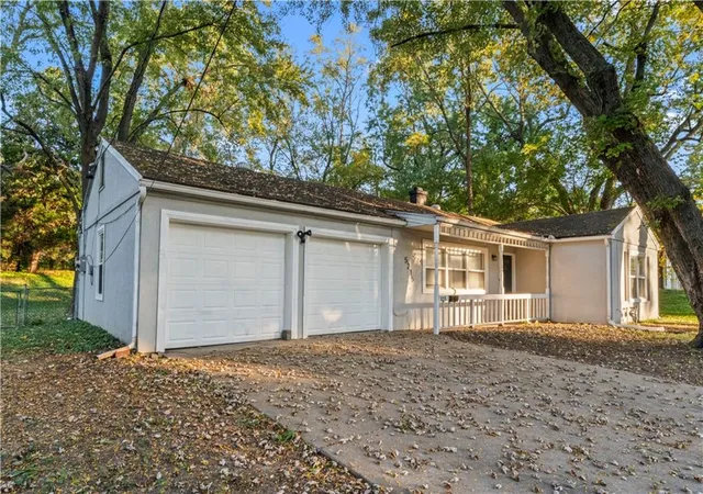 Single family home for sale at 5215 Sterling Ave, Raytown, MO 64133 | MLS# 2649015