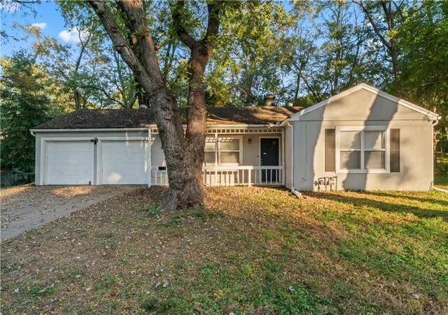 Photo 1 of Single family home for sale at 5215 Sterling Ave, Raytown, MO 64133 | MLS# 2649015 | Listing updated on 2026-10-28