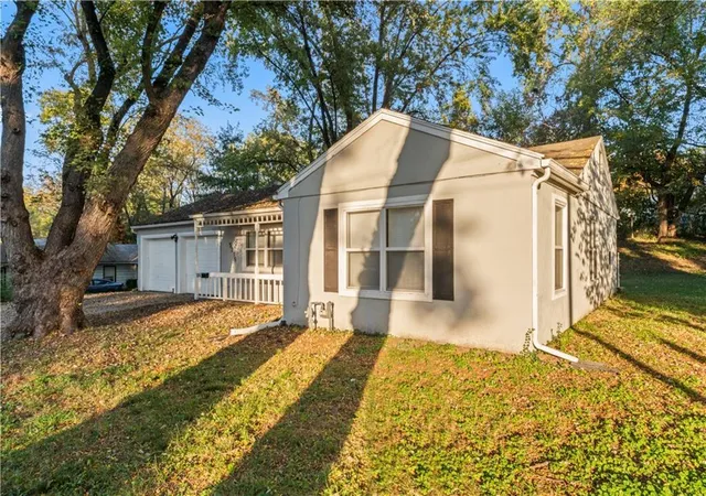 Photo 2 of Single family home for sale at 5215 Sterling Ave, Raytown, MO 64133 | MLS# 2649015 | Listing updated on 2026-10-28
