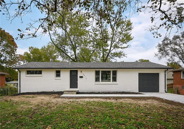 Photo 2 of Single family home for sale at 6813 N Tracy Ave, Gladstone, MO 64118 | MLS# 2649016 | Listing updated on 2026-10-29
