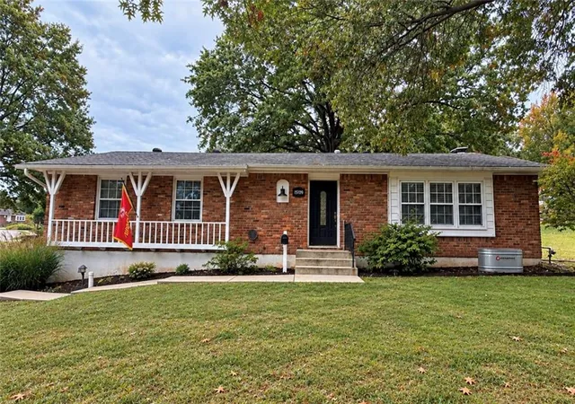 Single family home for sale at 15109 E 40th Street S, Independence, MO 64055 | MLS# 2649017
