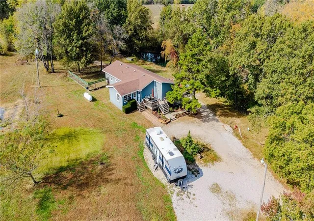 Photo 2 of Single family home for sale at 964 NW State Route 13 Hwy, Warrensburg, MO 64093 | MLS# 2649022 | Listing updated on 2026-10-27