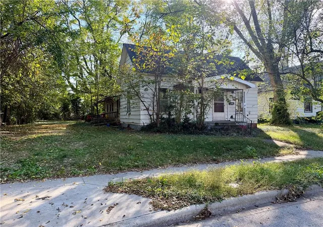 Photo 1 of Single family home for sale at 534 E Lee St, Nevada, MO 64772 | MLS# 2649023 | Listing updated on 2026-10-28