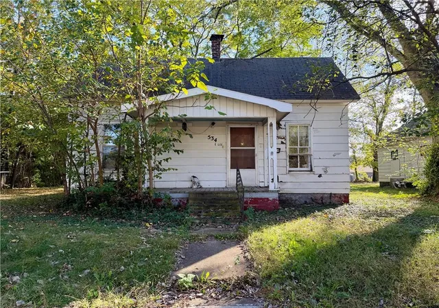 Photo 2 of Single family home for sale at 534 E Lee St, Nevada, MO 64772 | MLS# 2649023 | Listing updated on 2026-10-28