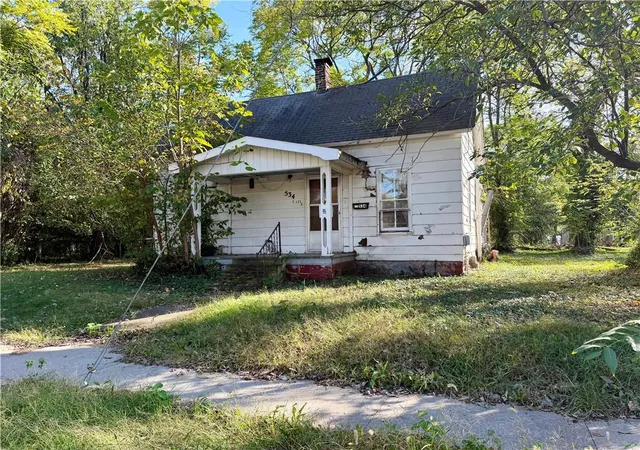 Photo 3 of Single family home for sale at 534 E Lee St, Nevada, MO 64772 | MLS# 2649023 | Listing updated on 2026-10-28