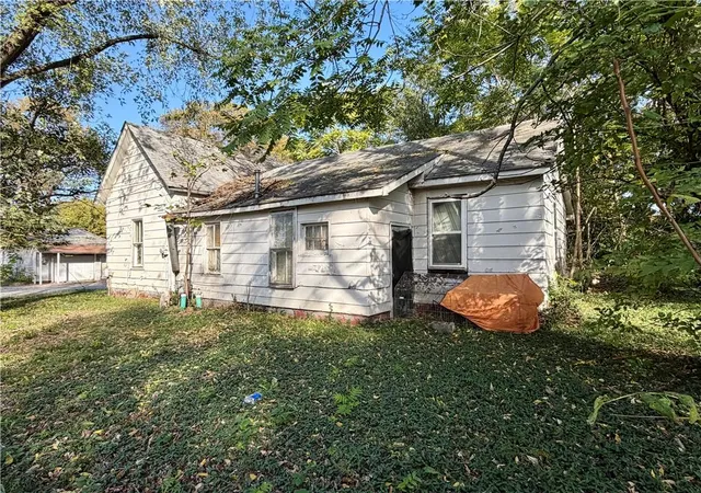 Photo 3 of Single family home for sale at 534 E Lee St, Nevada, MO 64772 | MLS# 2649023 | Listing updated on 2026-10-28