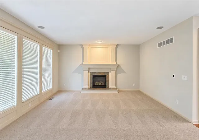 Photo 4 of Single family home for sale at 4509 NE Ridgeline Cir, Lee's Summit, MO 64064 | MLS# 2649028 | Listing updated on 2026-10-28